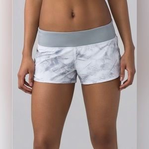 Lululemon Speed Short (4-Way Stretch 2.5”) Breeze By White Light Cast
